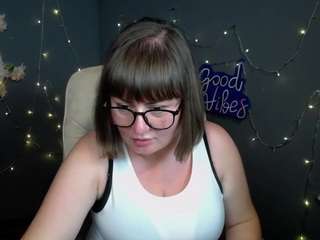 Live cam show with ZannaDreil