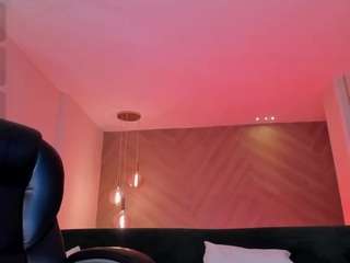 amber-stonee's CamSoda show and profile