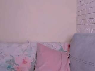 le modèle clearangel est en webcam porno dans un show sur le site camsoda, il possède les tags suivants: ass,lush,young adult,wet,toys,thong,strip,spank,red hair,pov,orgasm,asshole,nature,lovense,living room,lingerie,feet,dildo,cute,cum