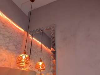 mia-jonsonn webcam model