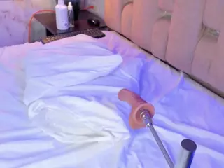 Mia-Jonsonn's Live Sex Cam Show