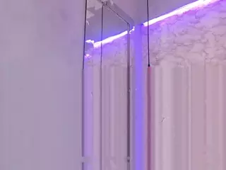 Mia-Jonsonn's Live Sex Cam Show
