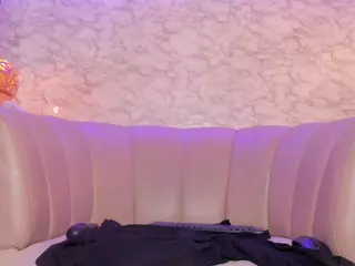 Mia-Jonsonn's Live Sex Cam Show