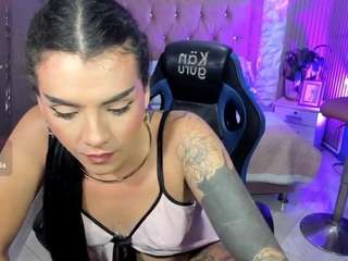 xiimena22love Live Webcam on CamSoda