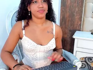 AfricaBell's Live Sex Cam Show