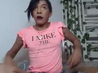 candy-hot-trans's CamSoda show and profile