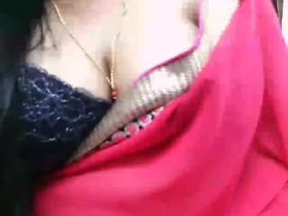 hot_pavitra
