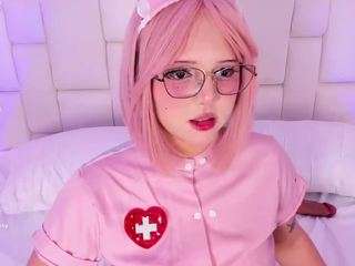 nanaosaky's CamSoda show and profile