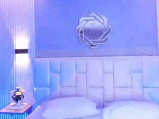 NanaOsaky live webcam show