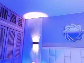 NanaOsaky live webcam show
