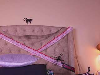 AllissonM live cam preview