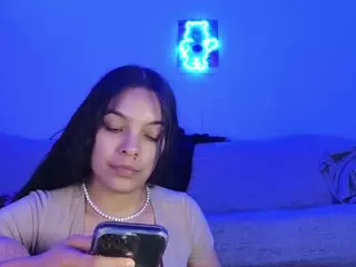 sweetlikeblu's Live Sex Cam Show
