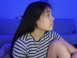 sweetlikeblu's Live Sex Cam Show