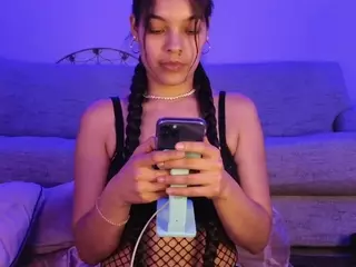 sweetlikeblu's Live Sex Cam Show