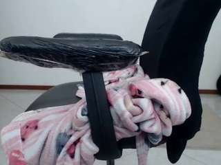 charlottezoe12's CamSoda show and profile