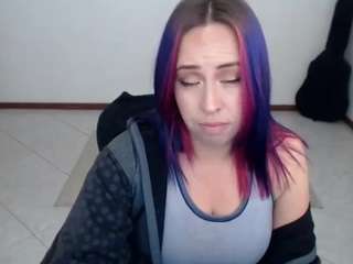 charlottezoe12's CamSoda show and profile