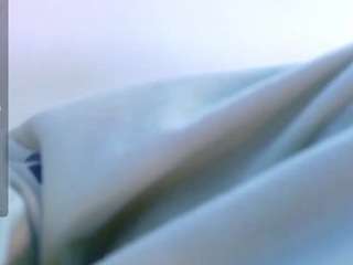 petitelittleebonyy