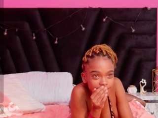  petitelittleebonyy chat room