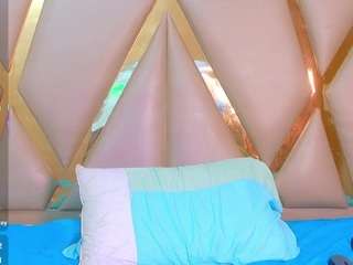 petitelittleebonyy - Live Cam