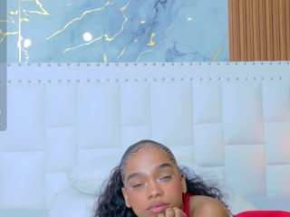 petitelittleebon... Live Webcam on CamSoda