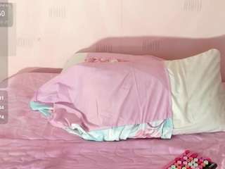 petitelittleebonyy