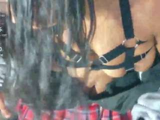 petitelittleebon... Live Webcam on CamSoda