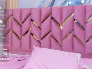 petitelittleebonyy from CamSoda is Freechat