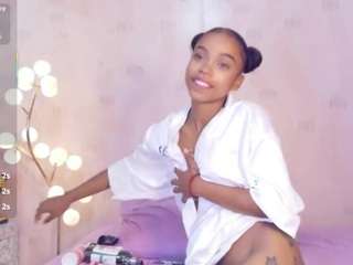 Acest model este live acum. petitelittleebonyy