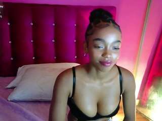 petitelittleebonyy