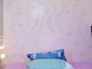 petitelittleebonyy