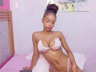 petitelittleebonyy