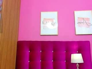 petitelittleebonyy