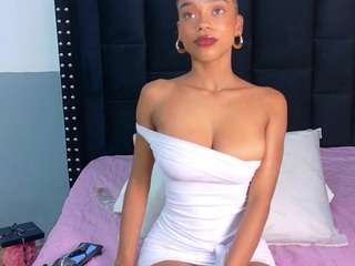 petitelittleebonyy