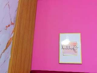 petitelittleebonyy