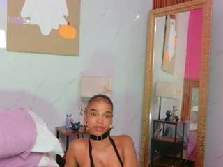 petitelittleebonyy