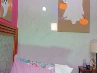 petitelittleebonyy