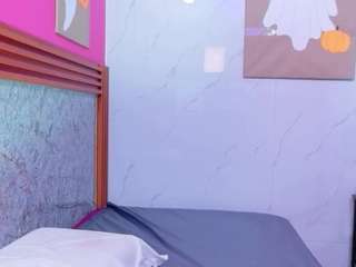petitelittleebonyy