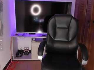 Alessia will live webcam show