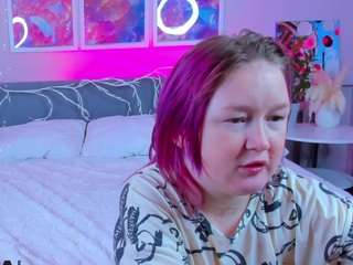 sara-moor Live Webcam on CamSoda