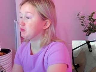  sara-moor chat room