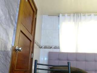 sara-williams1 Live Webcam on CamSoda