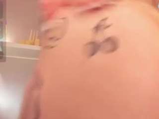 Este modelo está ao vivo agora. hollyy-lee