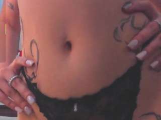 hollyy-lee