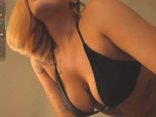 hollyy-lee Sex Cam Show