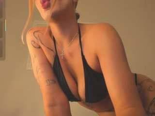 hollyy-lee Sex Cam Show