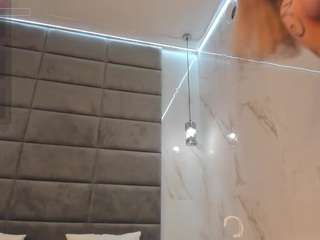 hollyy-lee Sex Cam Show