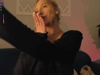 hollyy-lee live webcam show