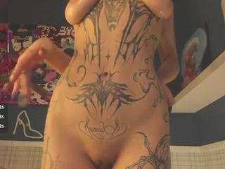 hollyy-lee
