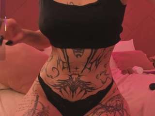 hollyy-lee