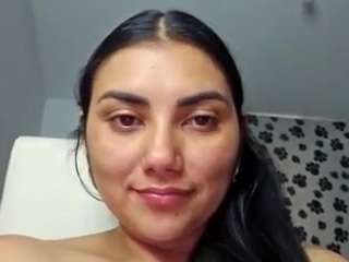 le modèle kerry-90 est en webcam porno dans un show sur le site camsoda, il possède les tags suivants: anal,lovense,wet,toys,teen (18+),tattoos,strapon,smoking,shower,nipples,ball-sucking,lush,natural,hairy pussy,cooking,black hair,blowjob,fingers,brown eyes,cum